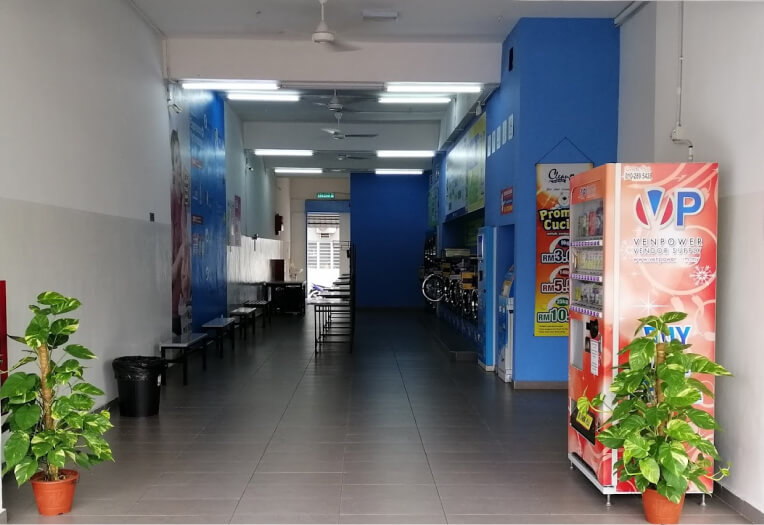 Cleanpro Express Taman Putra Impiana store interior